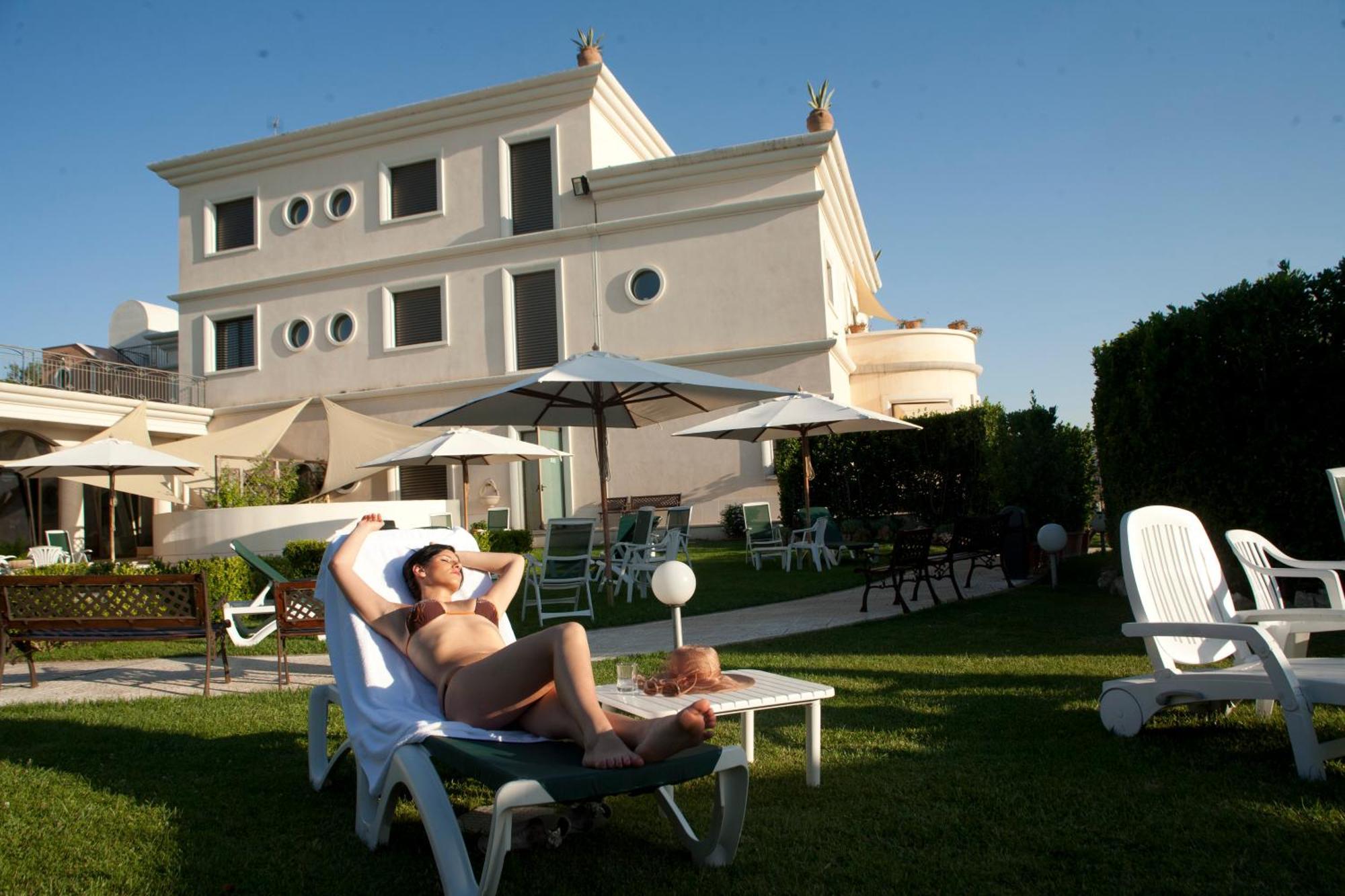 Hotel D'Altavilla Canosa di Puglia Exterior foto